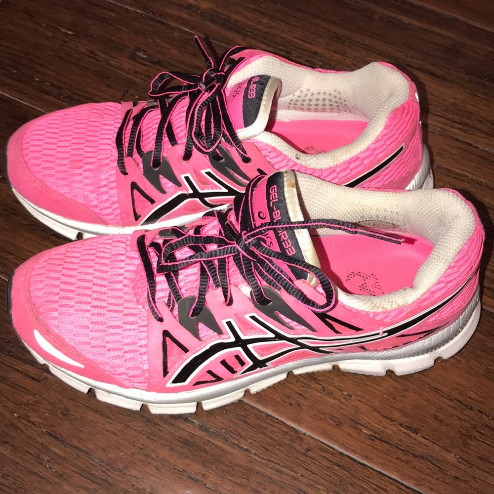 ASICS tennis shoes